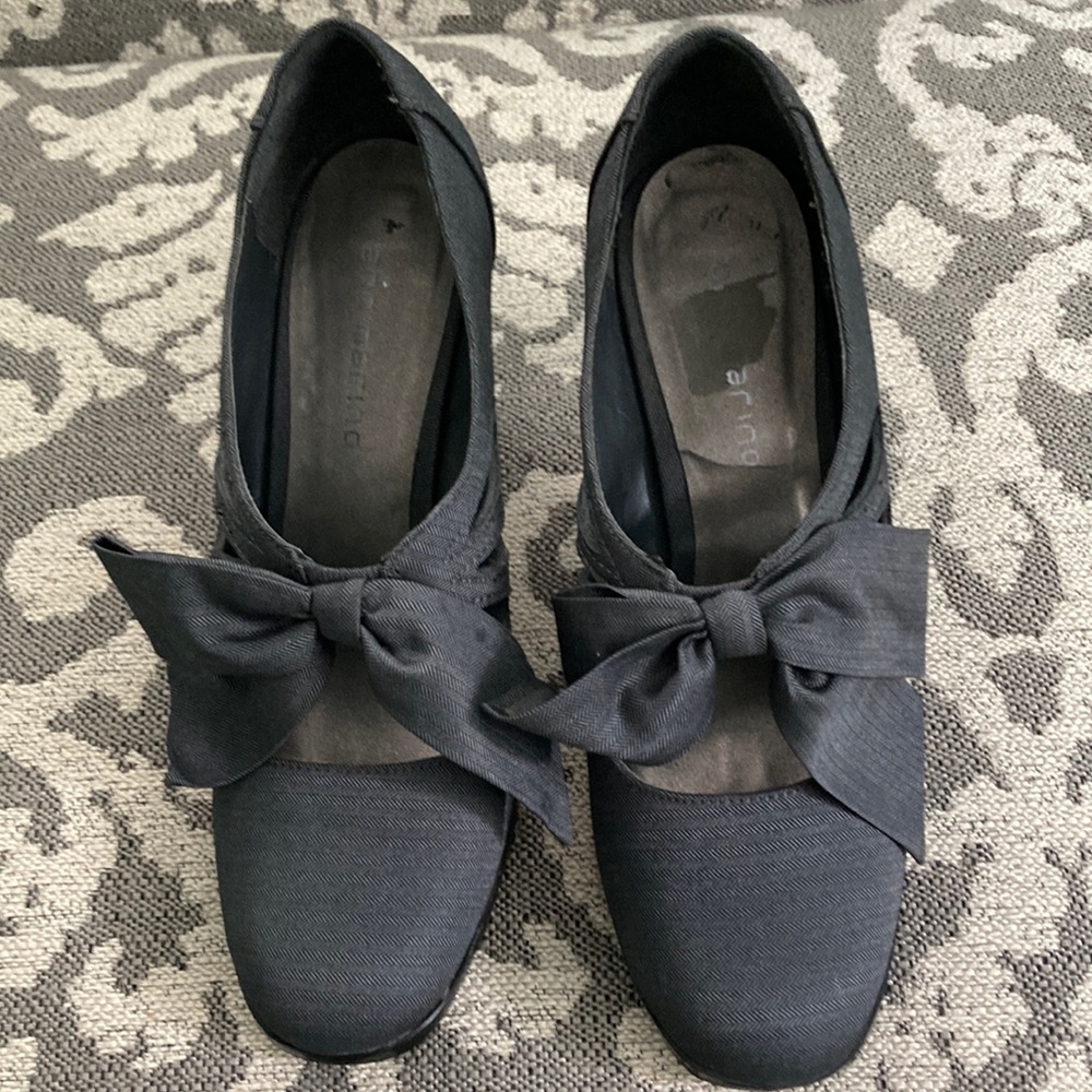 Women’s Ann Marino Bow Shoes Size 6.5